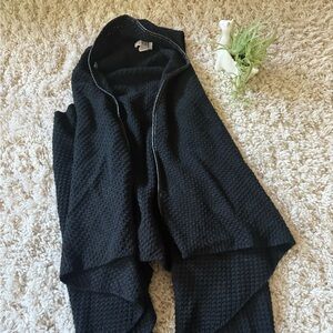 Sleek Ariat jacket in black. Ariat Black fall autumn, super cute cardigan, long